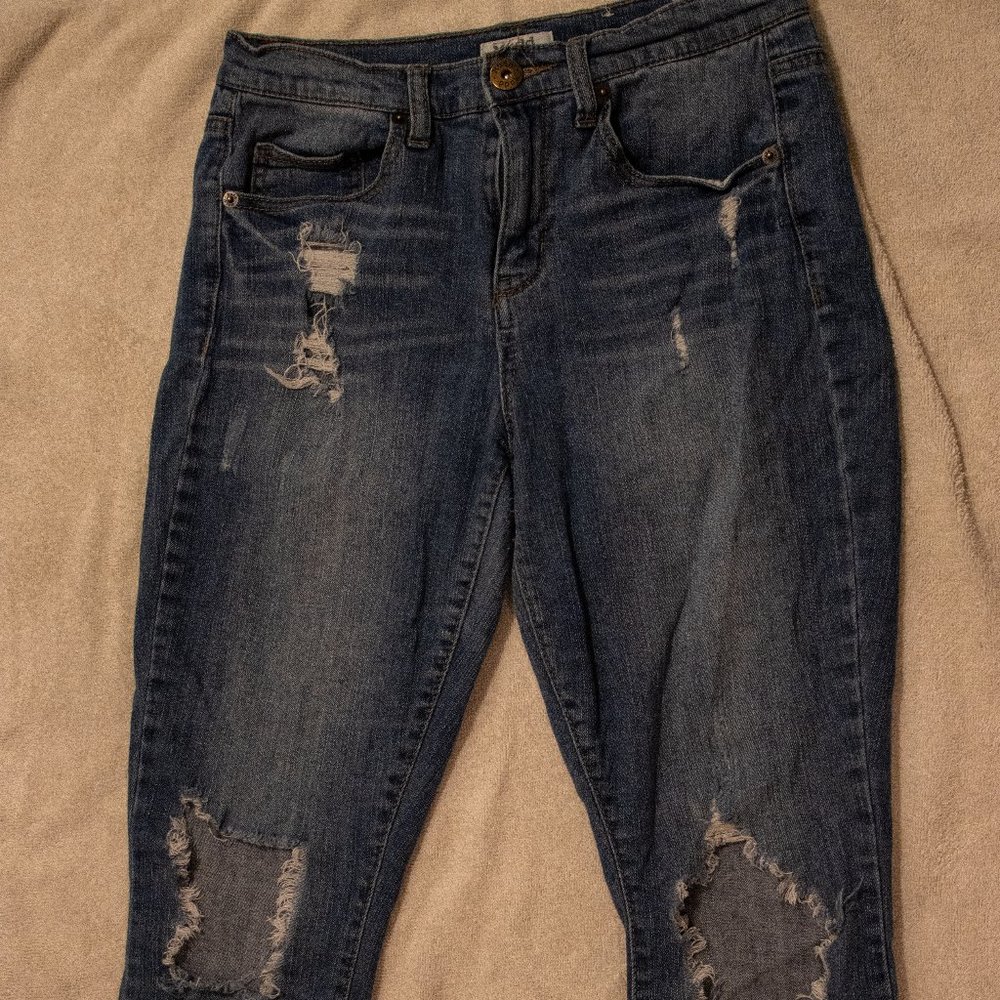 Mudd Ripped jeans fit amazing!!